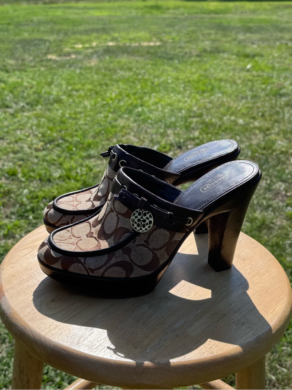 Ladies Coach Signature Canvas Brown Platform Mule Heels